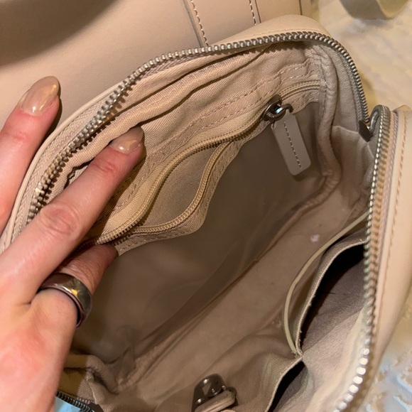 Monos Metro Backpack Beige (slightly used) - Picture 10 of 12